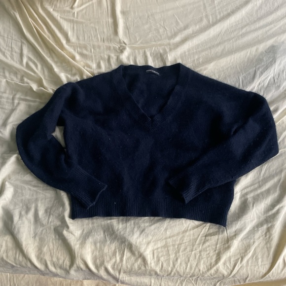 Brandy Melville wool v-neck sweater - Picture 2 of 4